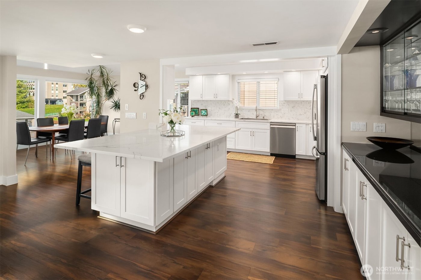 379 101st Avenue SE, Bellevue, WA 98004