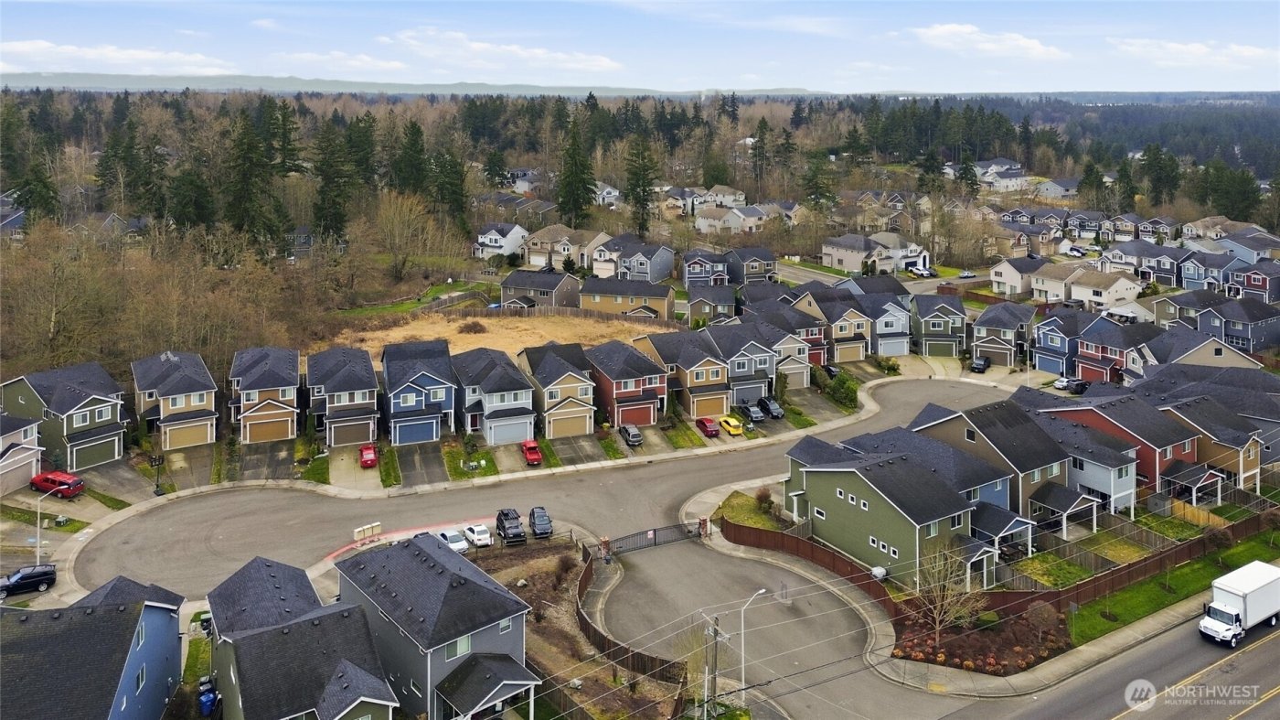 7828 161st Street E, Puyallup, WA 98375