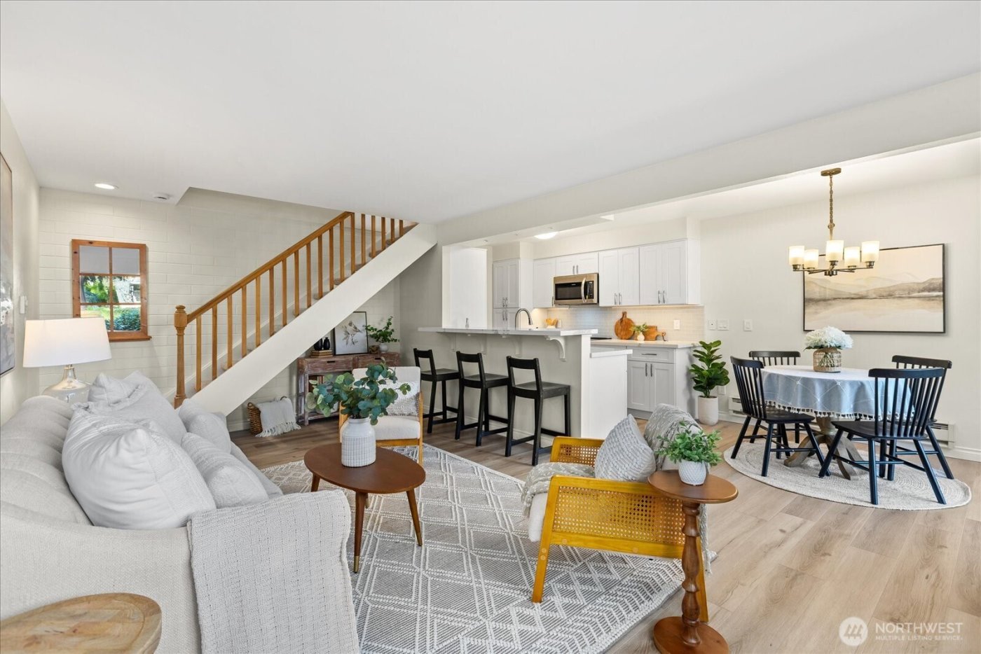 410 214th Street SW #B, Bothell, WA 98021