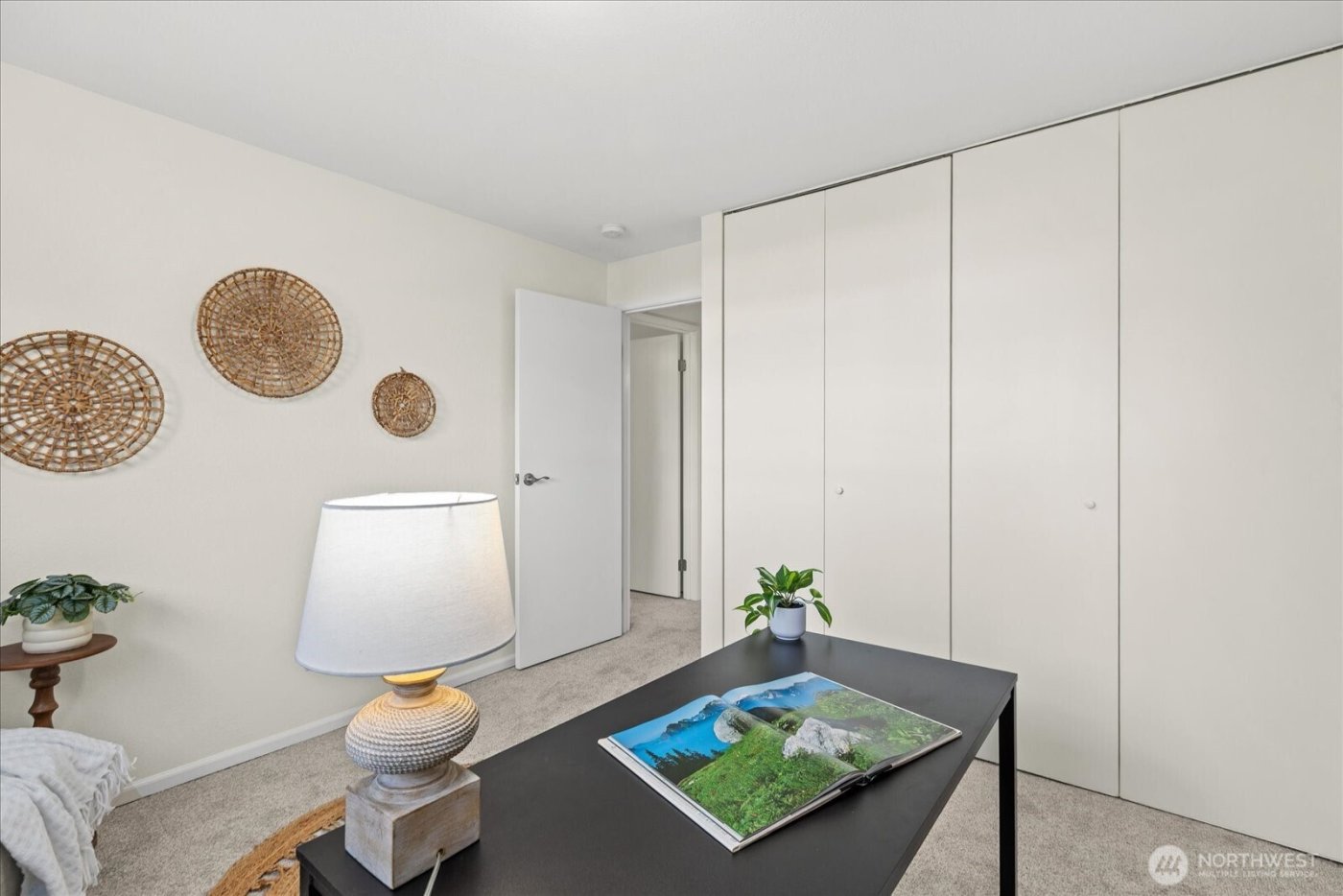 410 214th Street SW #B, Bothell, WA 98021