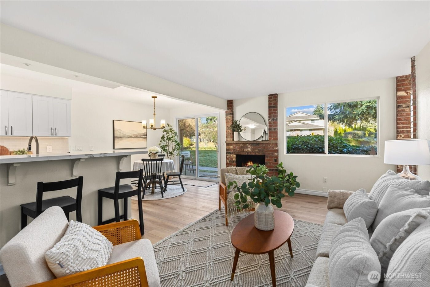 410 214th Street SW #B, Bothell, WA 98021