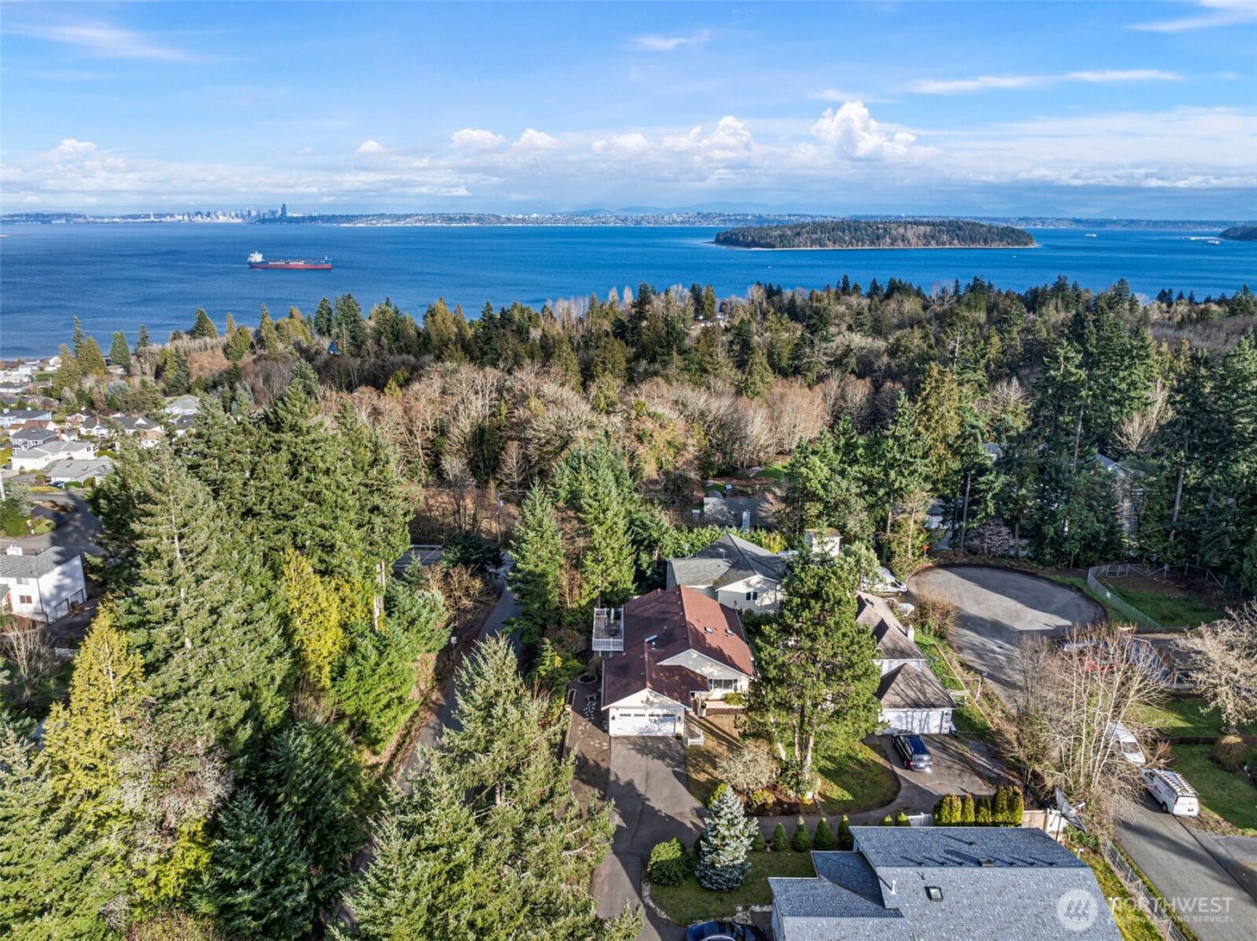 7331 E Center Street , Port Orchard, WA 98366