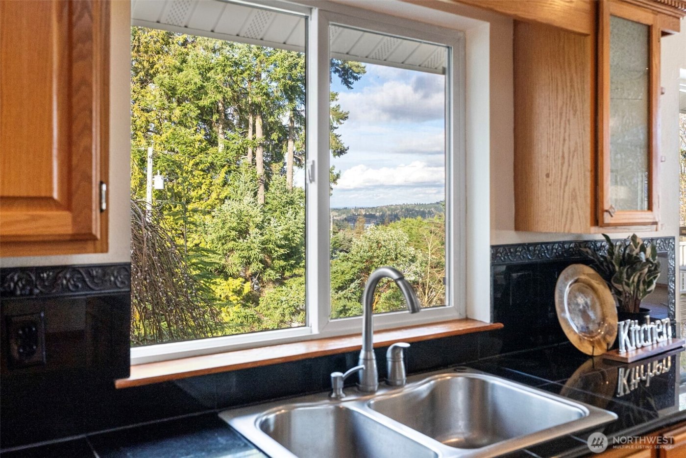 7331 E Center Street , Port Orchard, WA 98366