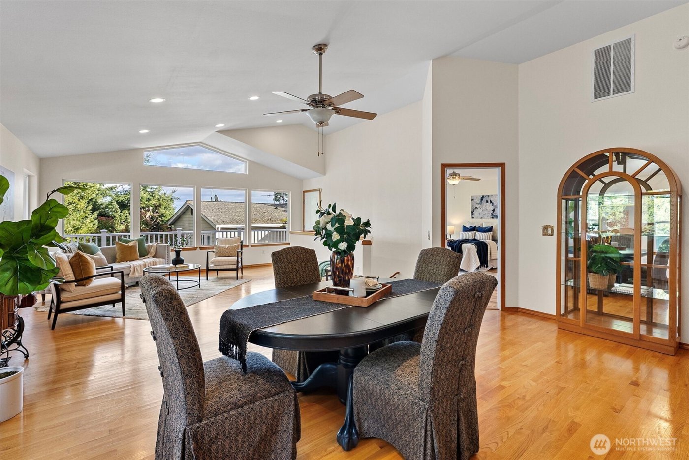 7331 E Center Street , Port Orchard, WA 98366