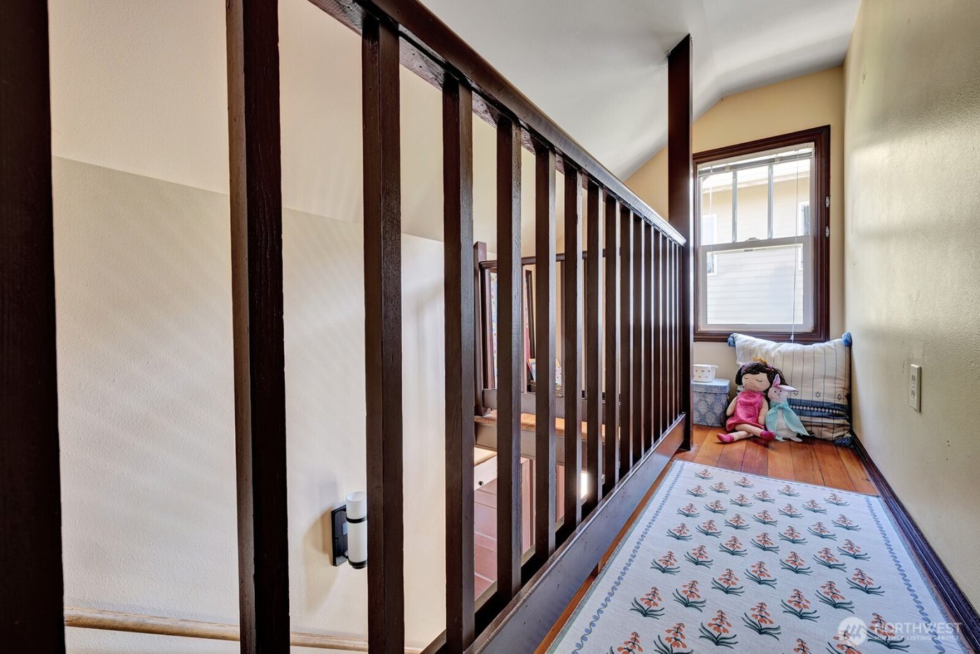 250 SE Andrews Street , Issaquah, WA 98027