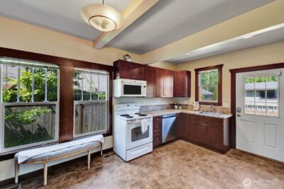 250 SE Andrews Street , Issaquah, WA 98027 - Photo 8