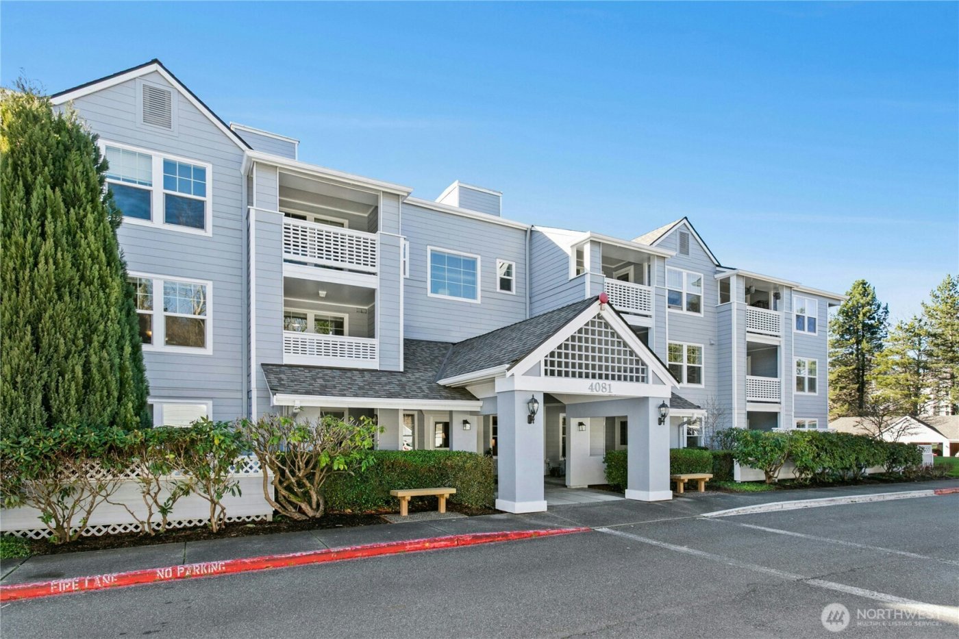 4081 224th Lane SE #202, Issaquah, WA 98029-6233