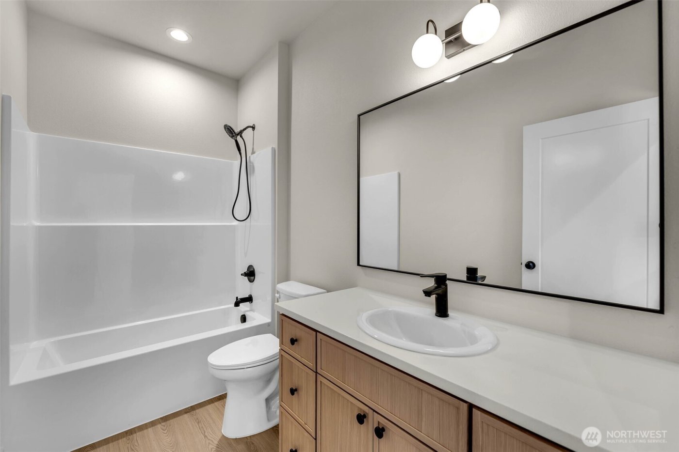 301 Cap Avenue , Winlock, WA 98596