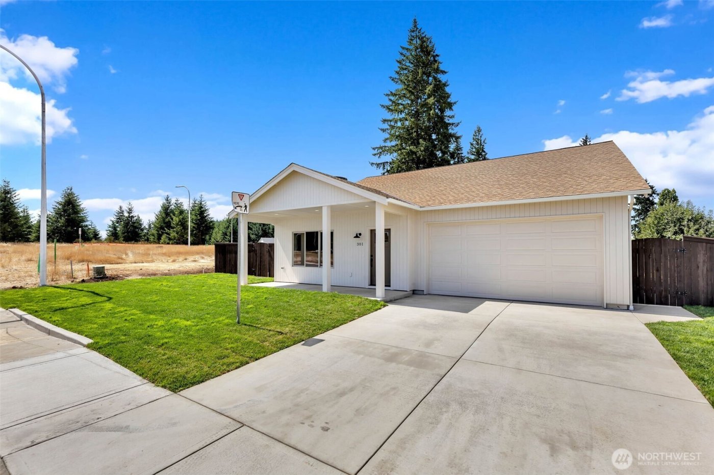 301 Cap Avenue , Winlock, WA 98596