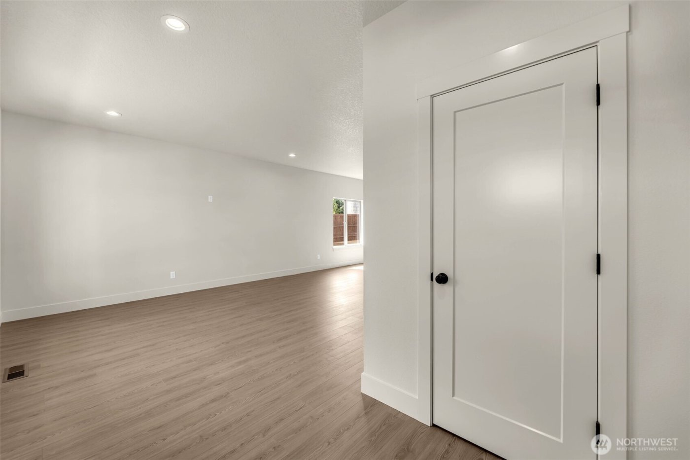 301 Cap Avenue , Winlock, WA 98596