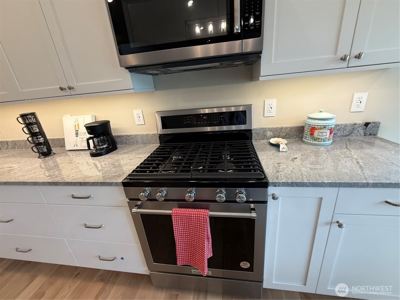130 E Olympic Court , Allyn, WA 98524