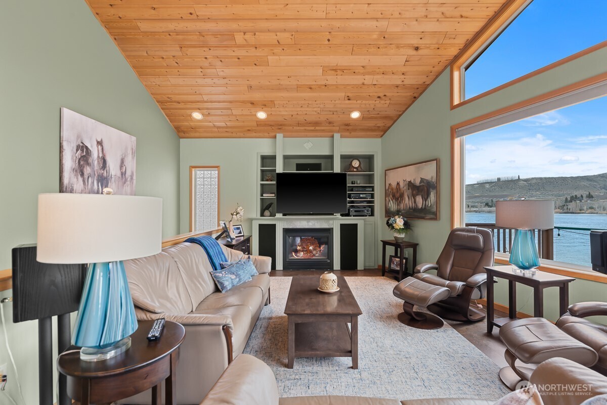 15107 N Lakeshore Drive , Entiat, WA 98822