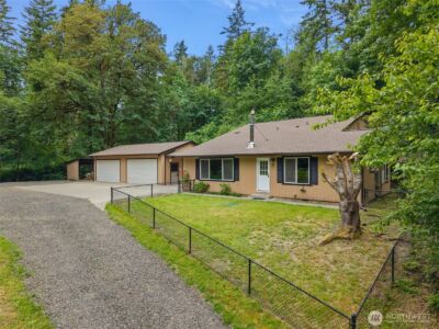 4562 SE Burley Olalla Road , Olalla, WA 98359