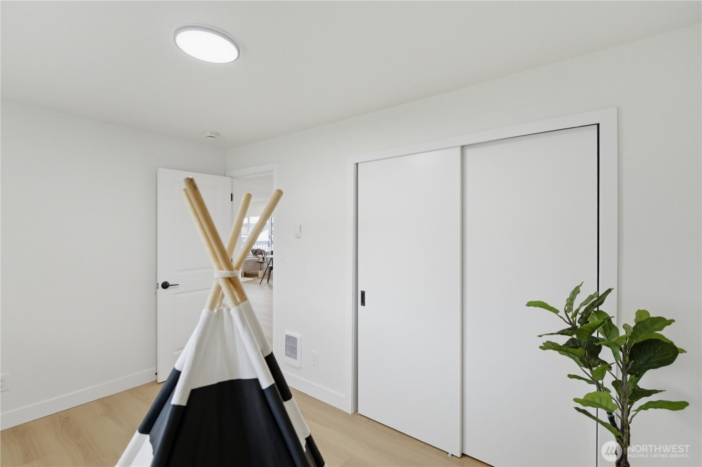 1270 Lansing Avenue , Bremerton, WA 98312