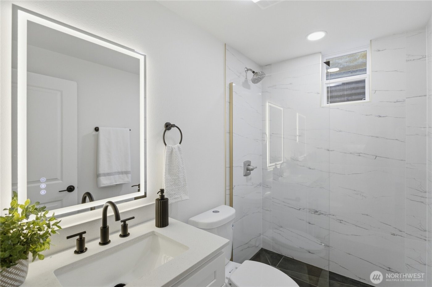 1270 Lansing Avenue , Bremerton, WA 98312