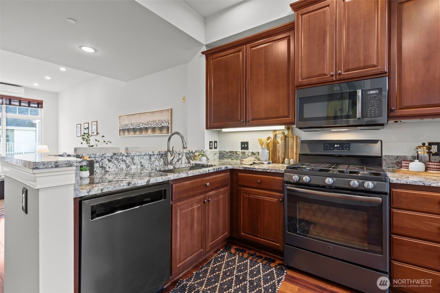 1621 Huckleberry Circle #1621, Issaquah, WA 98029