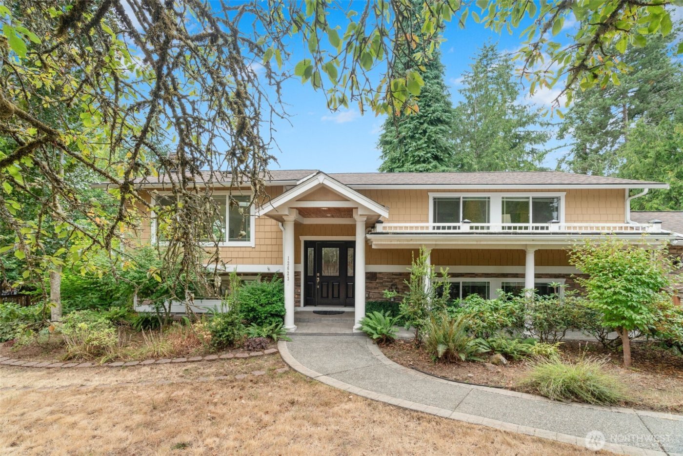 12623 NE 28th Street , Bellevue, WA 98005
