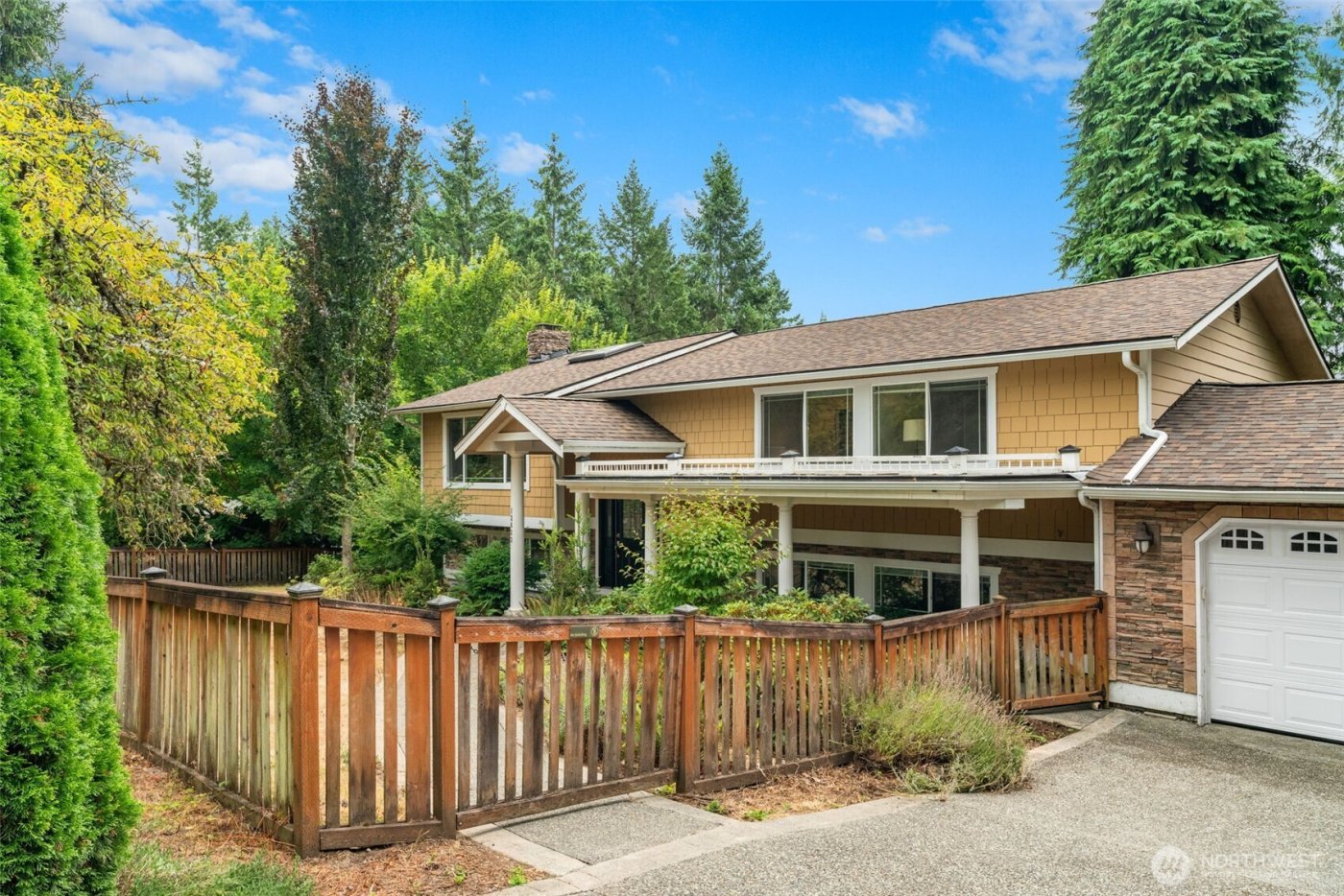 12623 NE 28th Street , Bellevue, WA 98005