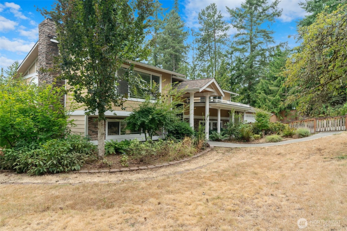 12623 NE 28th Street , Bellevue, WA 98005