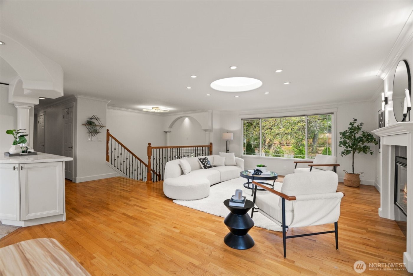 12623 NE 28th Street , Bellevue, WA 98005