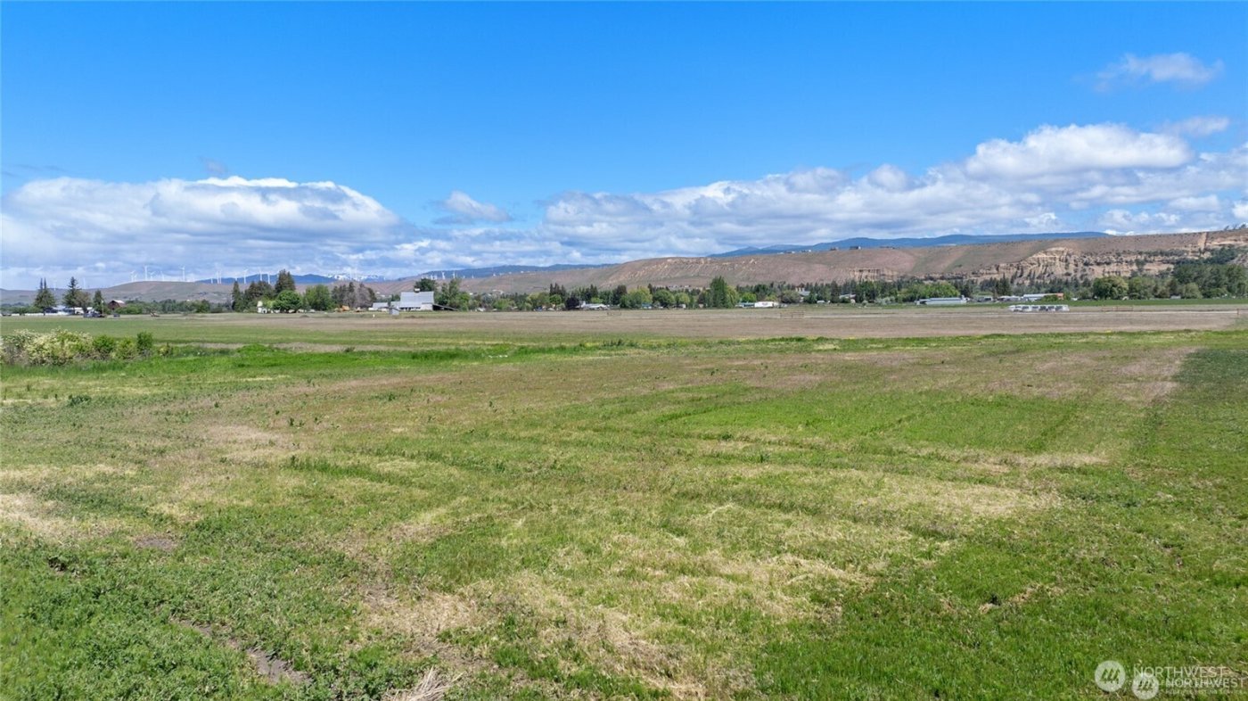 520 Thorp Landing Lane , Thorp, WA 98946