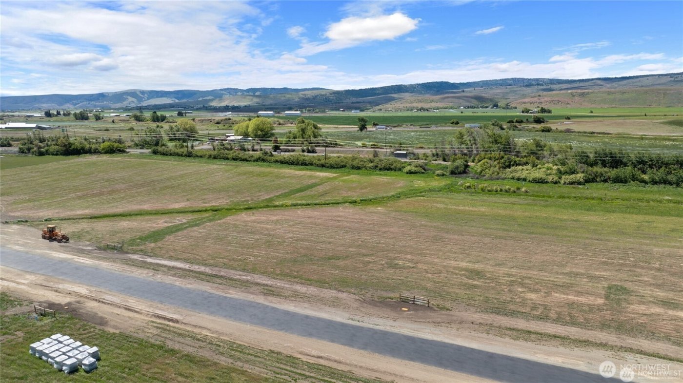 520 Thorp Landing Lane , Thorp, WA 98946