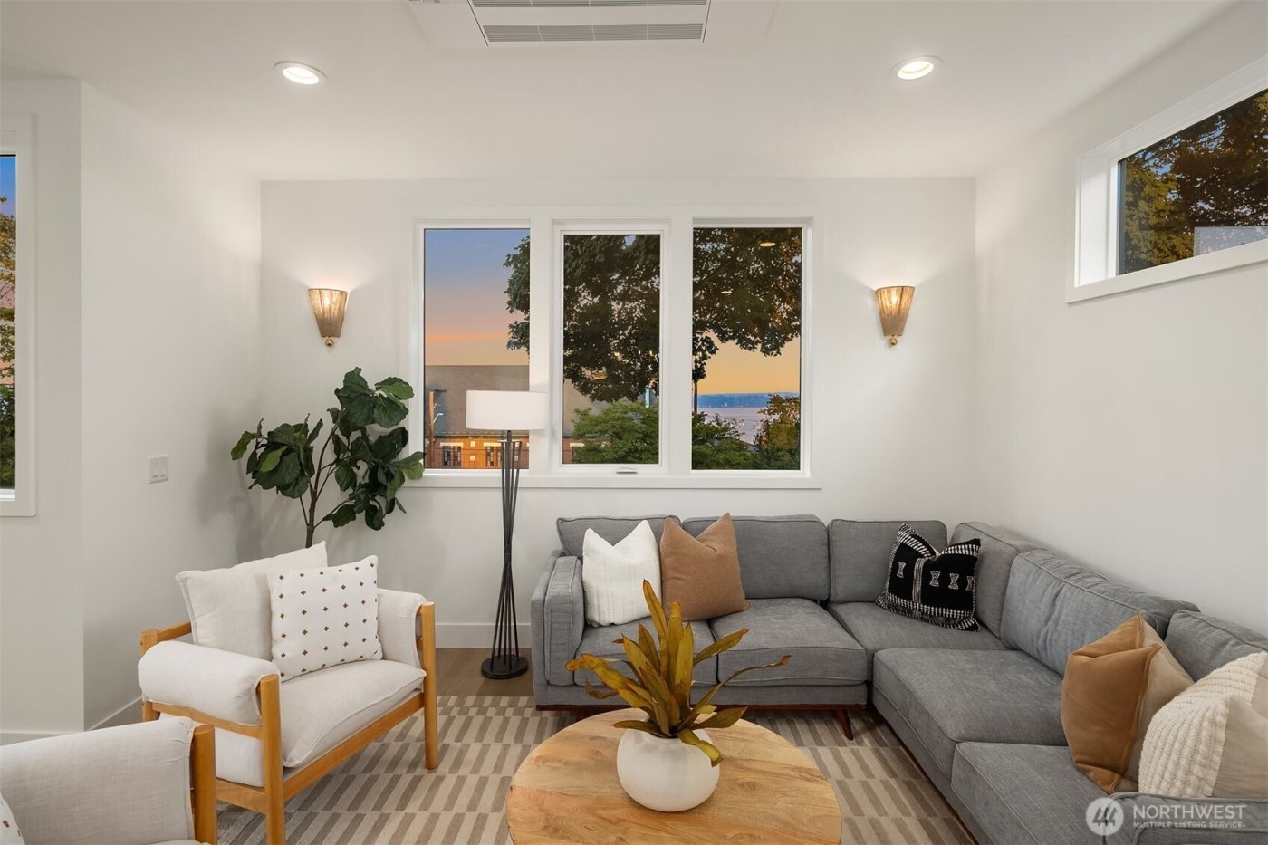 920 34th Avenue #B, Seattle, WA 98122