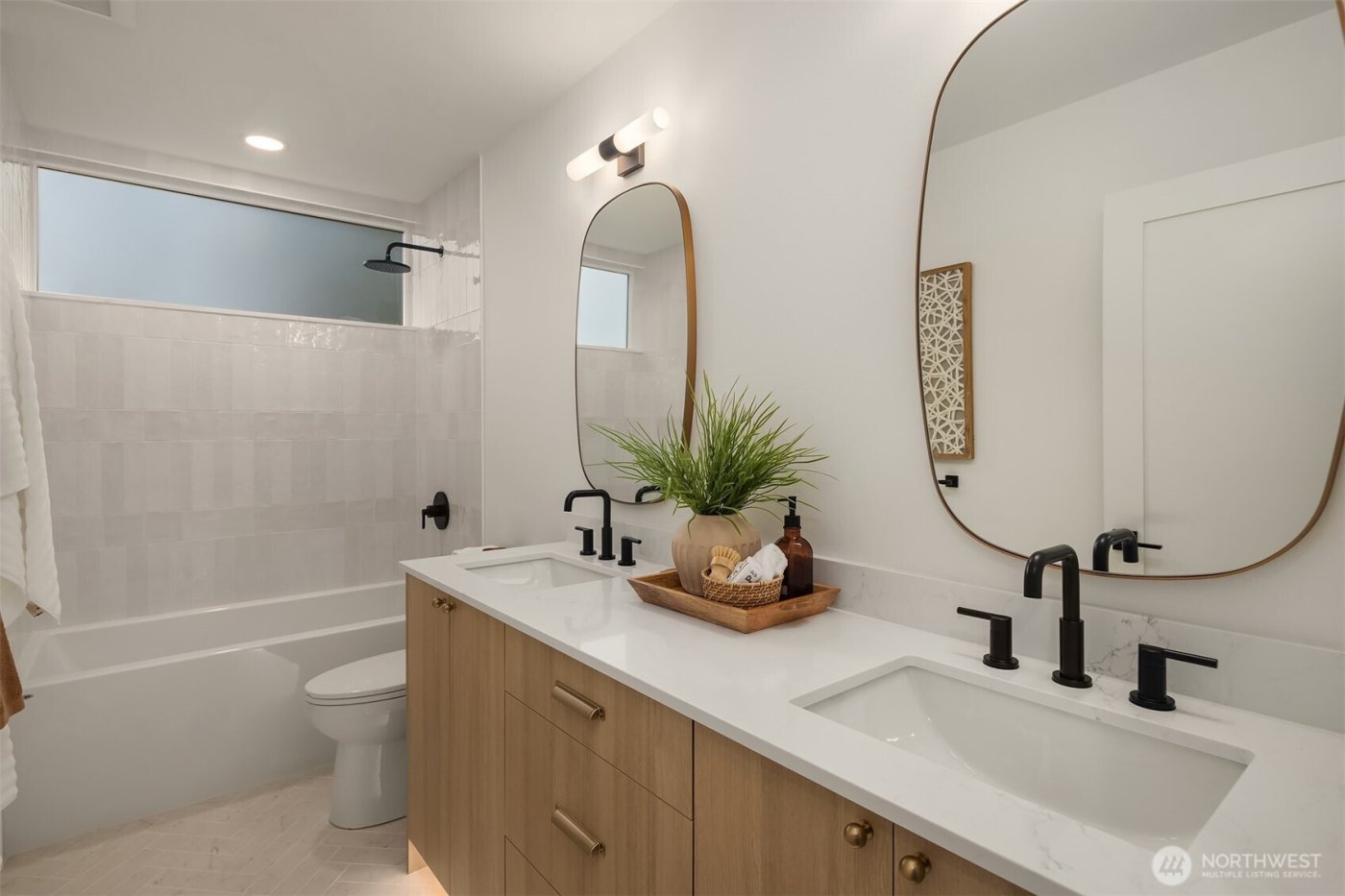 920 34th Avenue #B, Seattle, WA 98122