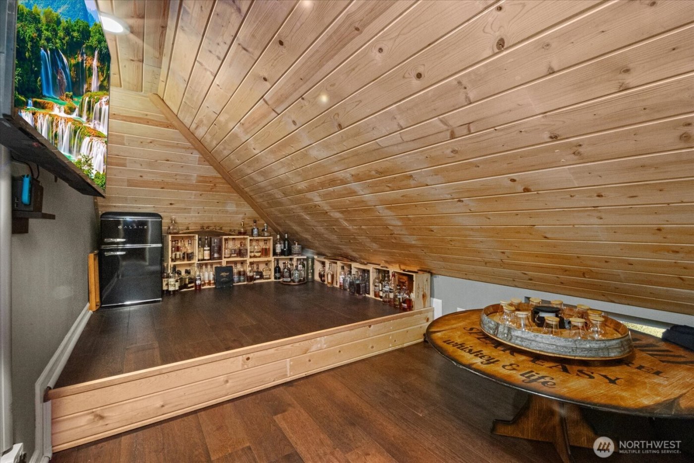 215 Ilwaco Place SE, Renton, WA 98059