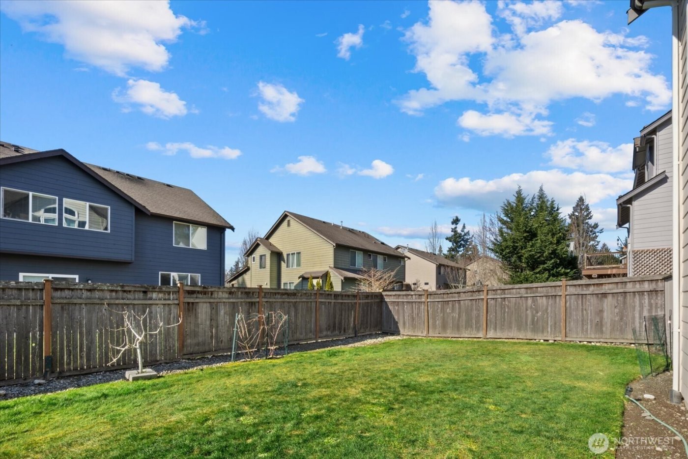 215 Ilwaco Place SE, Renton, WA 98059