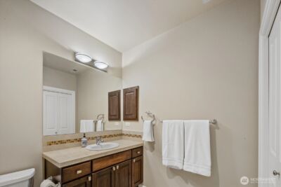 215 Ilwaco Place SE, Renton, WA 98059 - Photo 34