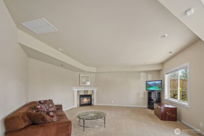215 Ilwaco Place SE, Renton, WA 98059 - Photo 37