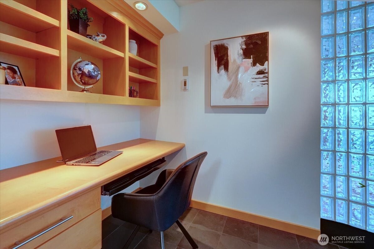 1 N Stadium Way #16, Tacoma, WA 98403