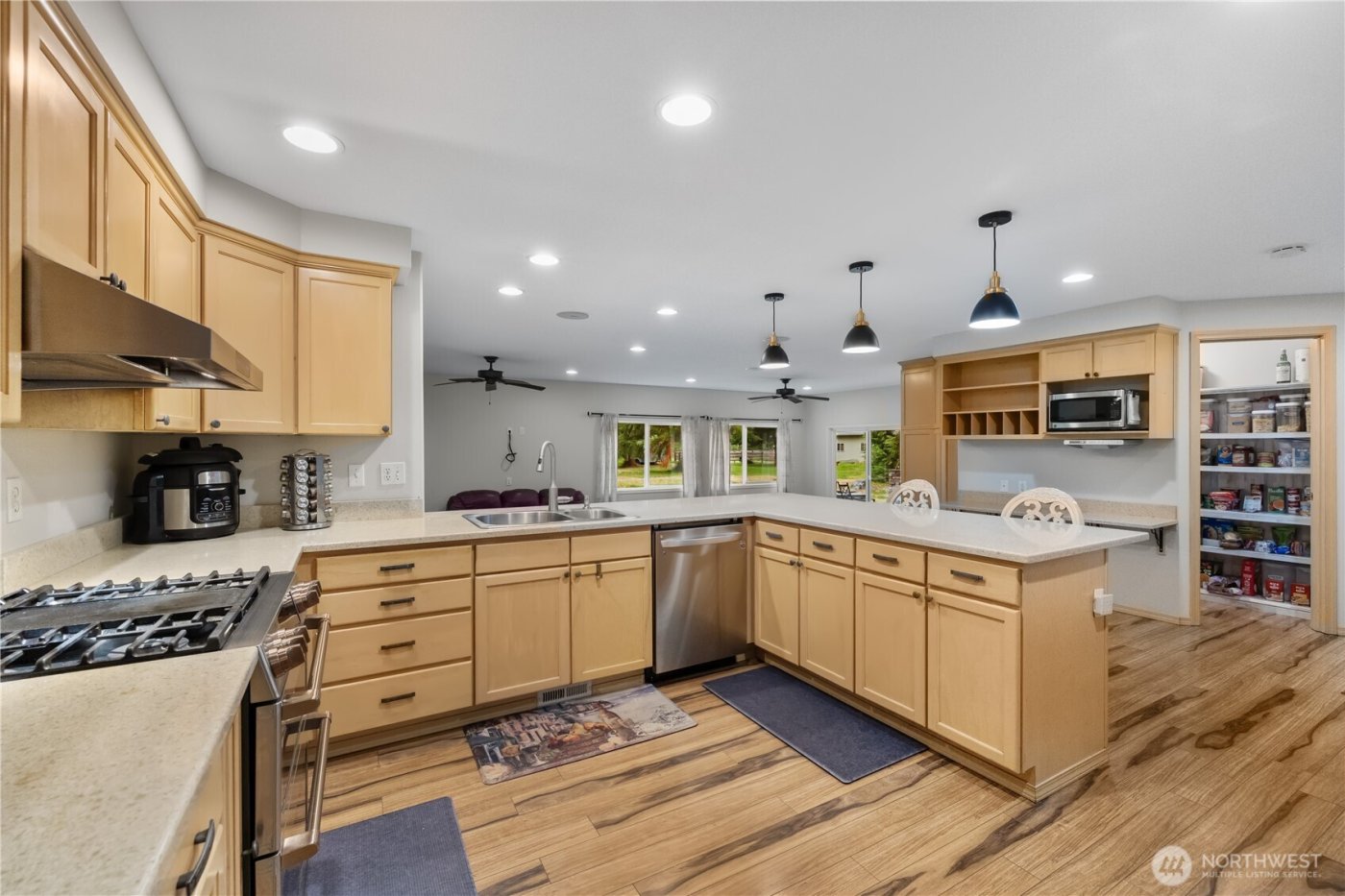 6410 221st Avenue NE, Granite Falls, WA 98252