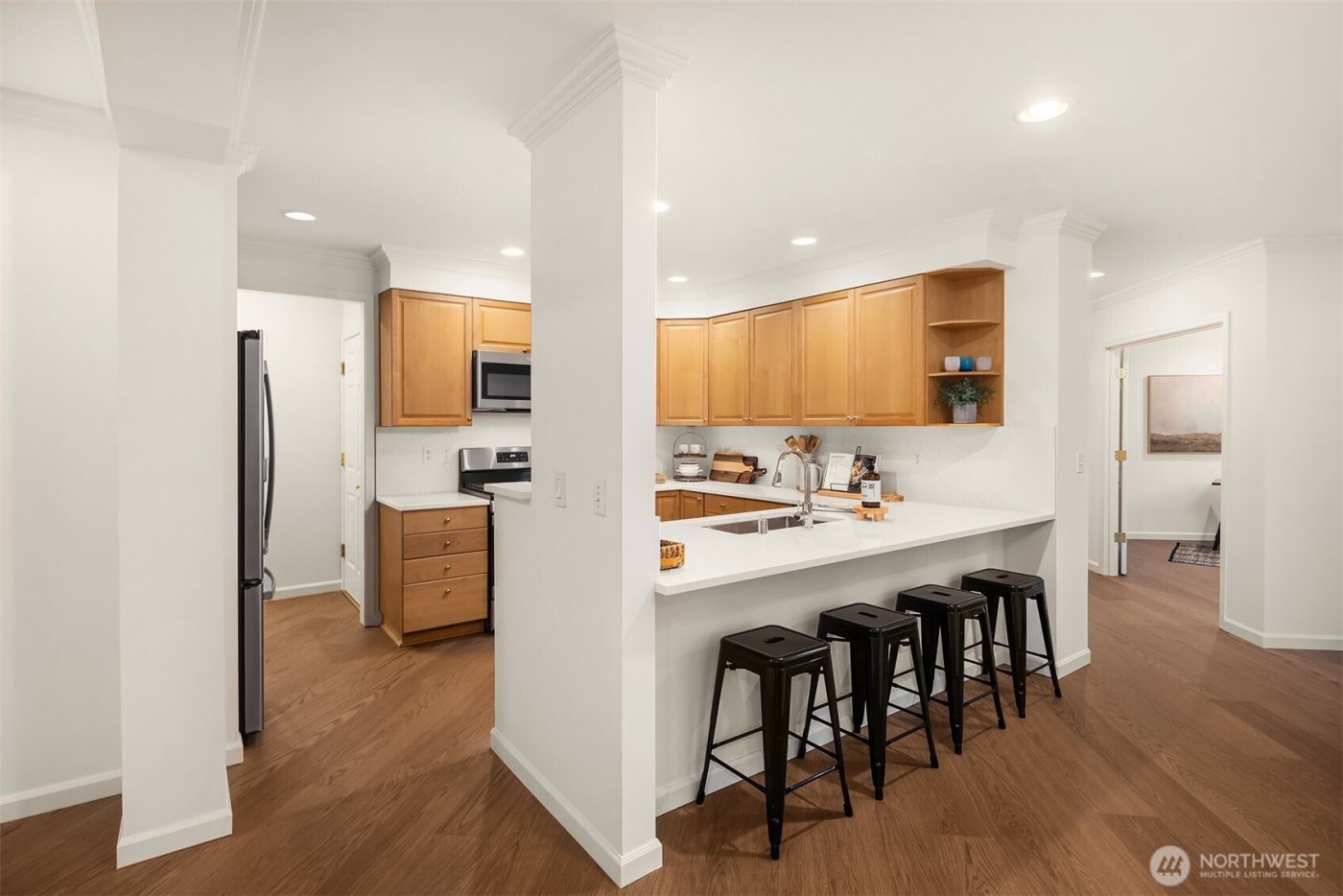 836 2nd Avenue #303, Kirkland, WA 98033