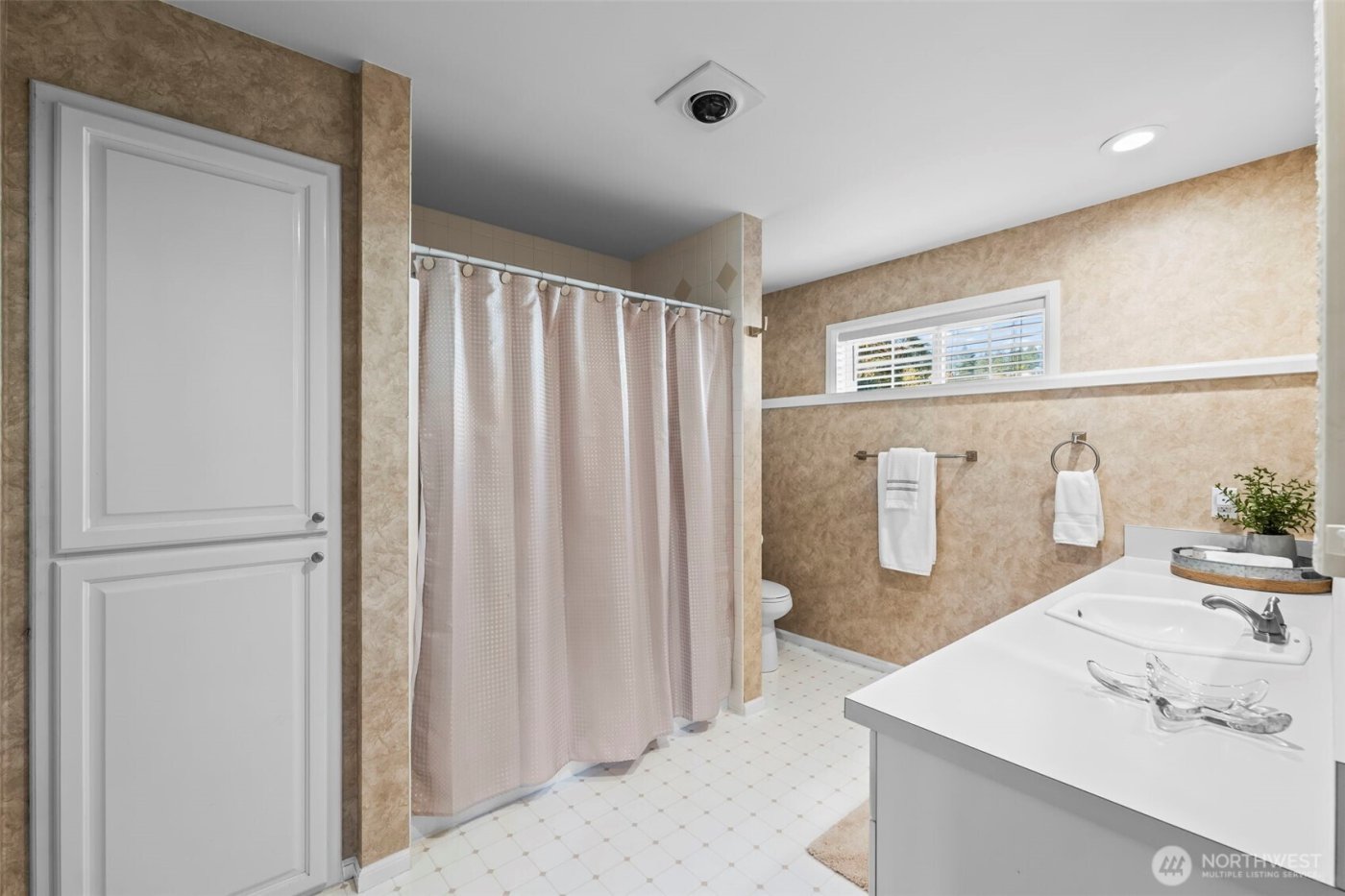 3526 Harborview Drive , Gig Harbor, WA 98332-2128