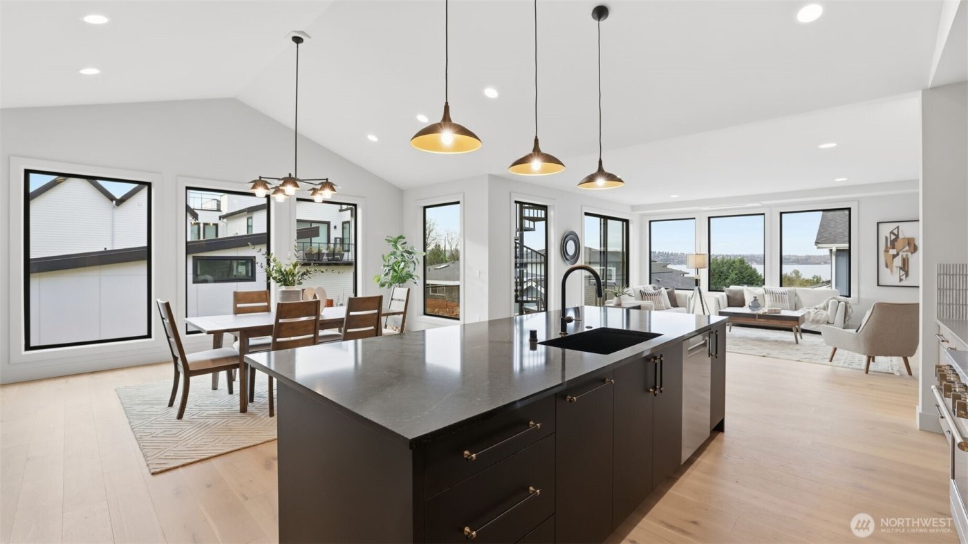 1015 N 35th Street , Renton, WA 98056