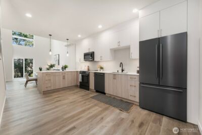 2017 W Bertona , Seattle, WA 98199 - Photo 2