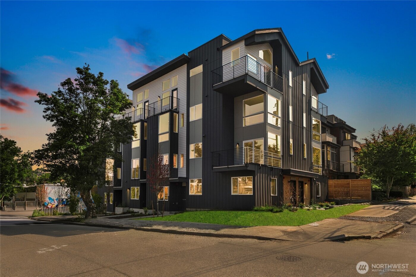 2019 W Bertona , Seattle, WA 98199