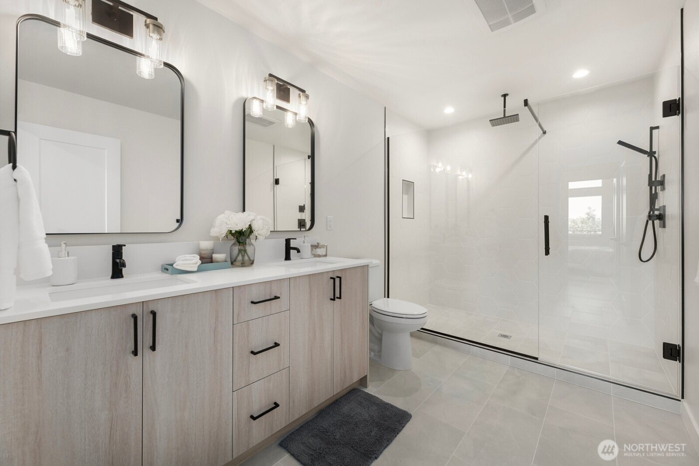 2019 W Bertona , Seattle, WA 98199