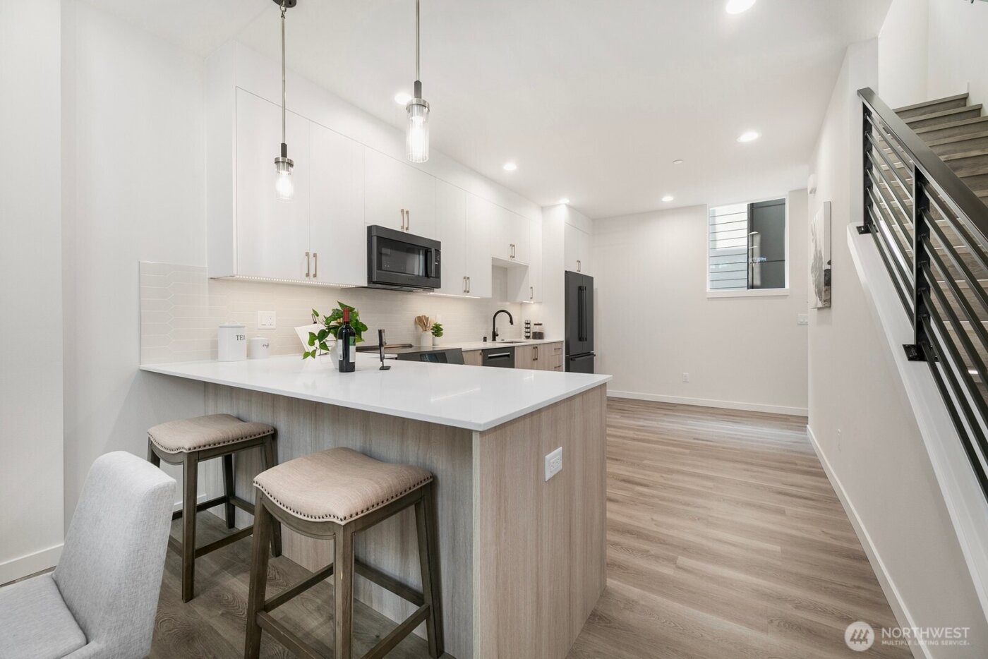 2019 W Bertona , Seattle, WA 98199