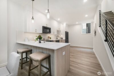 2019 W Bertona , Seattle, WA 98199 - Photo 5