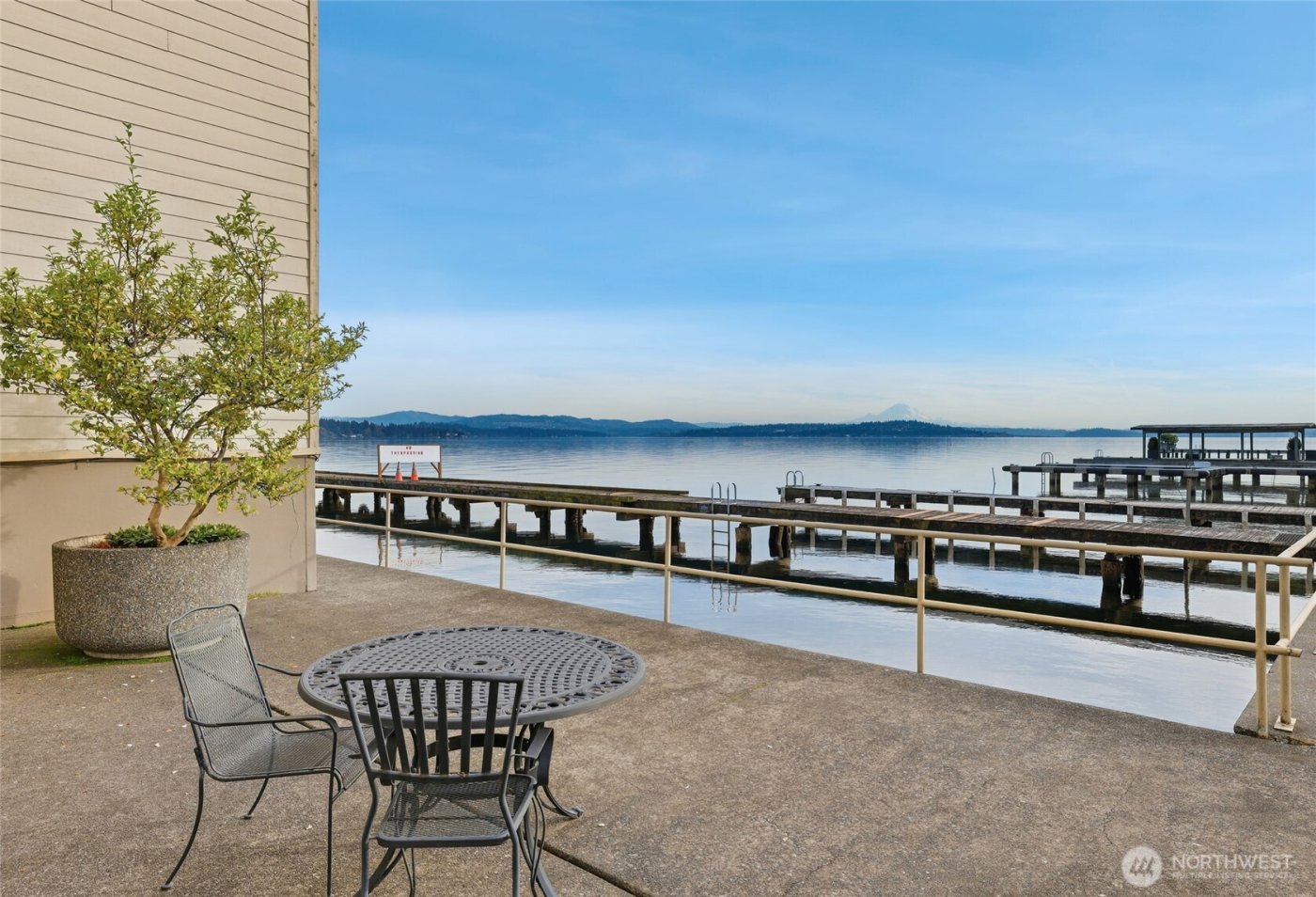 1600 43rd Avenue E #209, Seattle, WA 98112