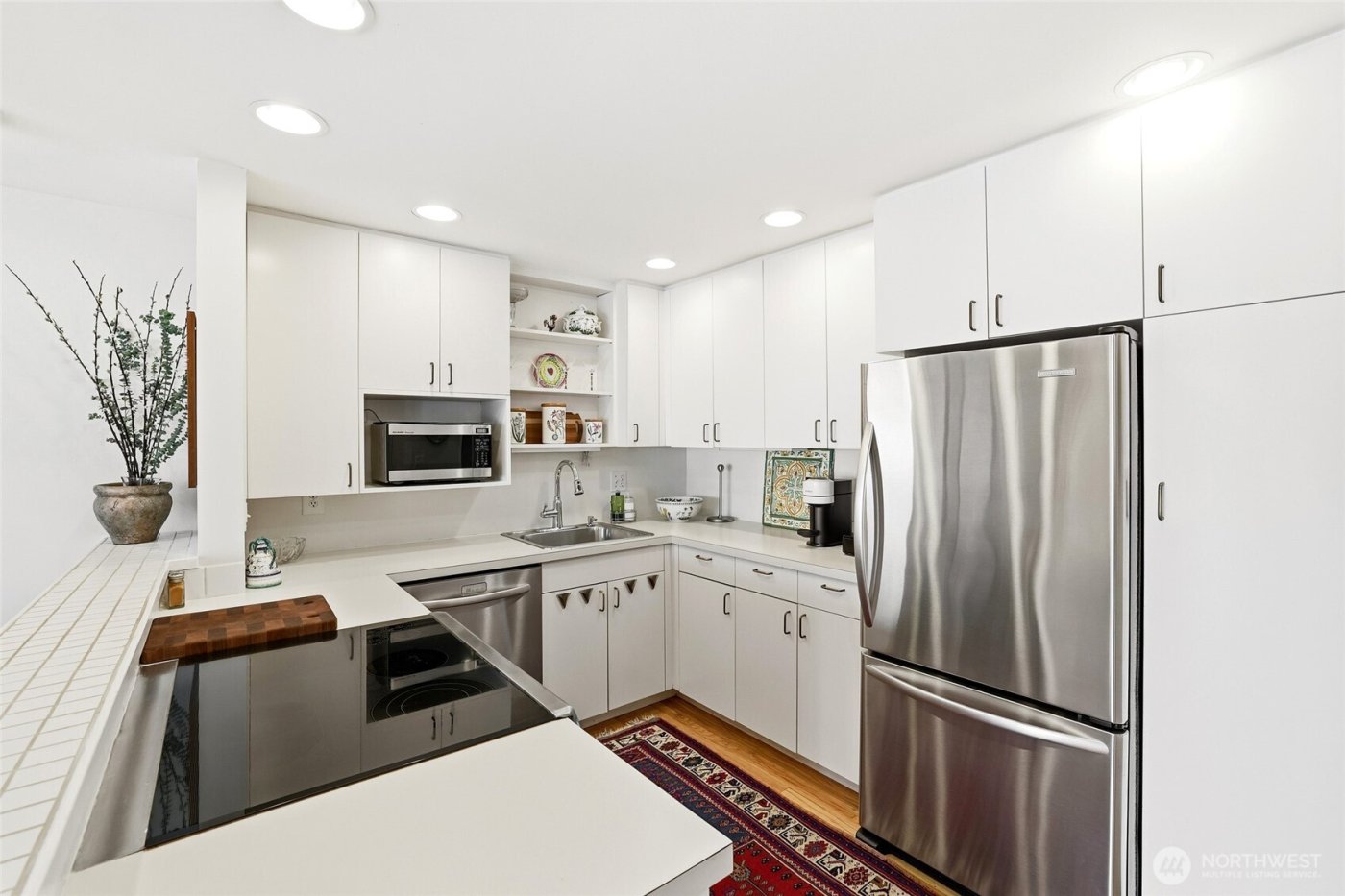 1600 43rd Avenue E #209, Seattle, WA 98112