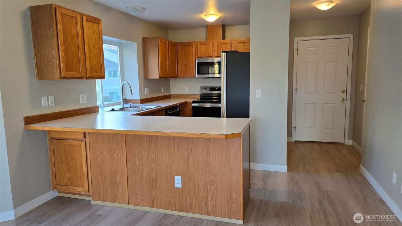 12432 SE 272 Place #B202, Kent, WA 98030