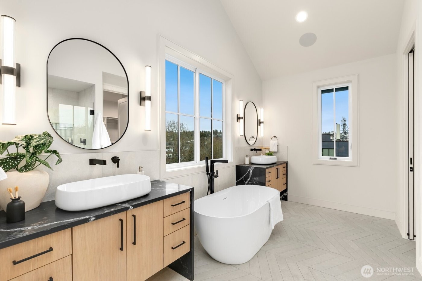 3032 NE Blakeley Street , Seattle, WA 98105