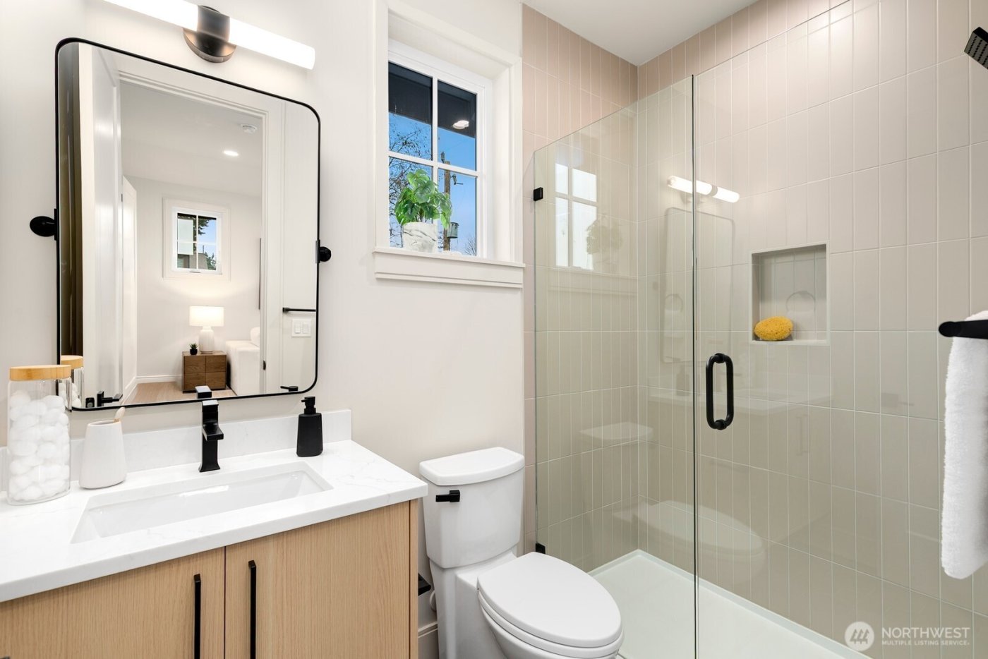 3032 NE Blakeley Street , Seattle, WA 98105