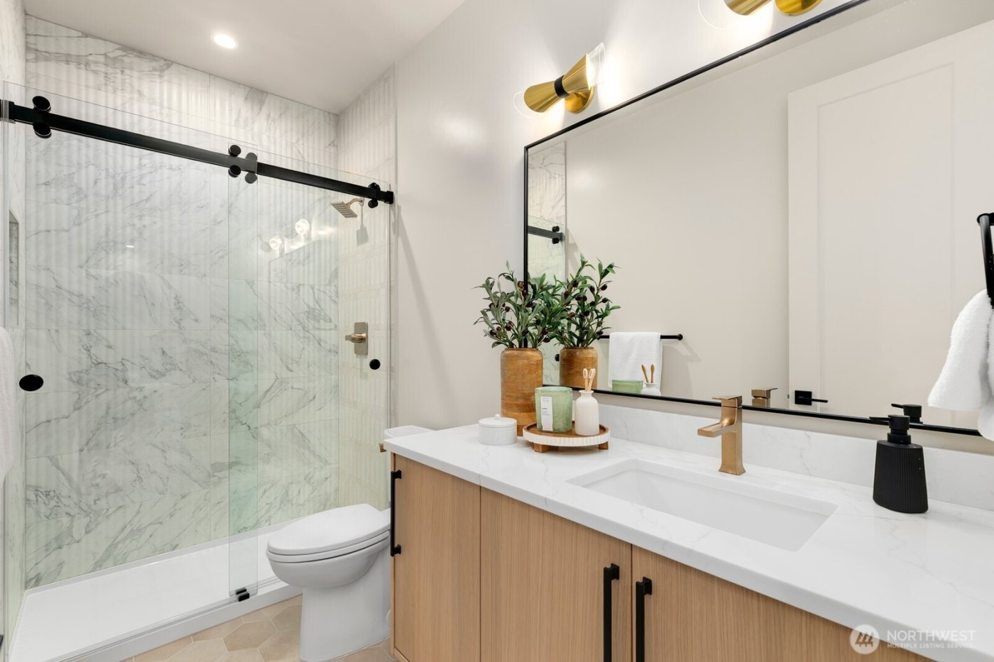 3032 NE Blakeley Street , Seattle, WA 98105