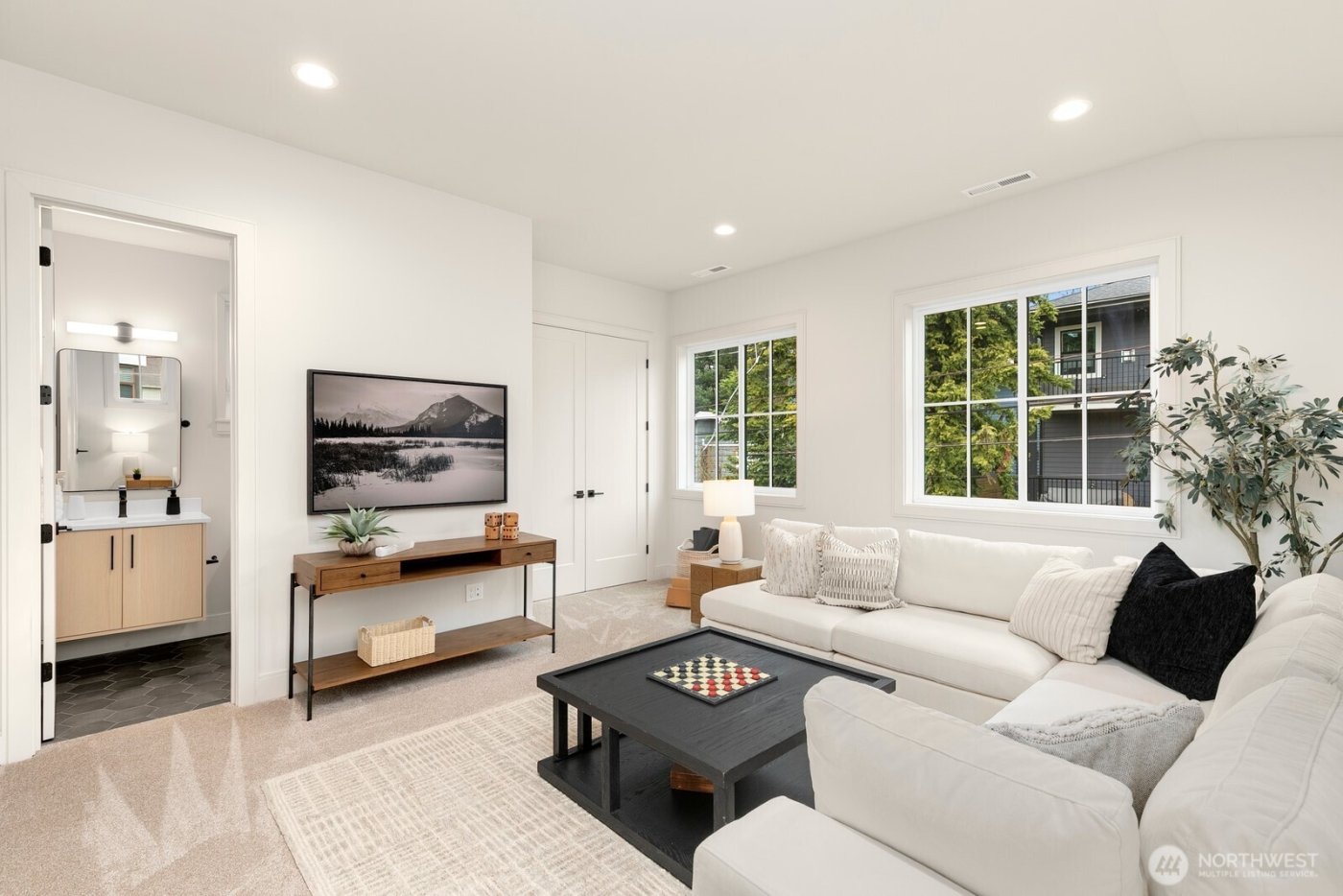 3032 NE Blakeley Street , Seattle, WA 98105