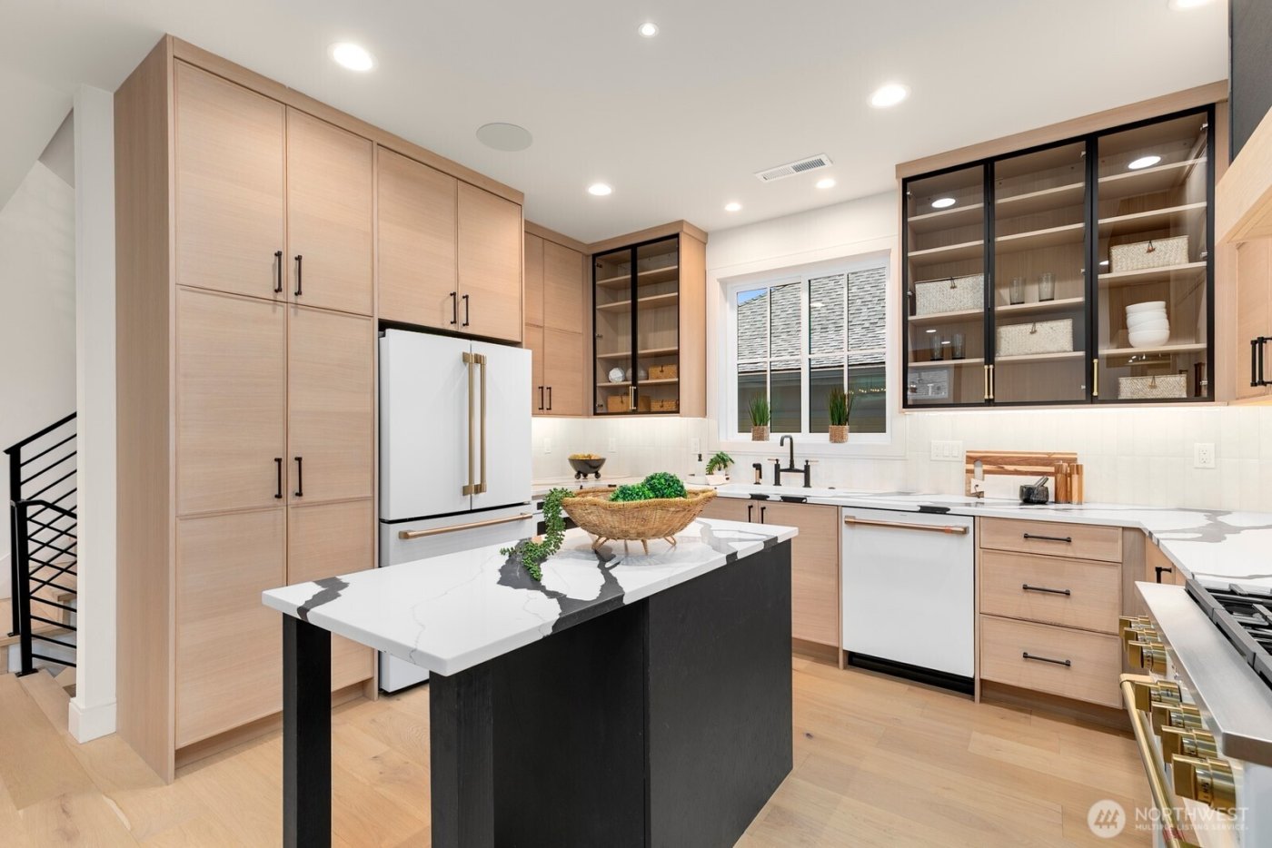 3032 NE Blakeley Street , Seattle, WA 98105